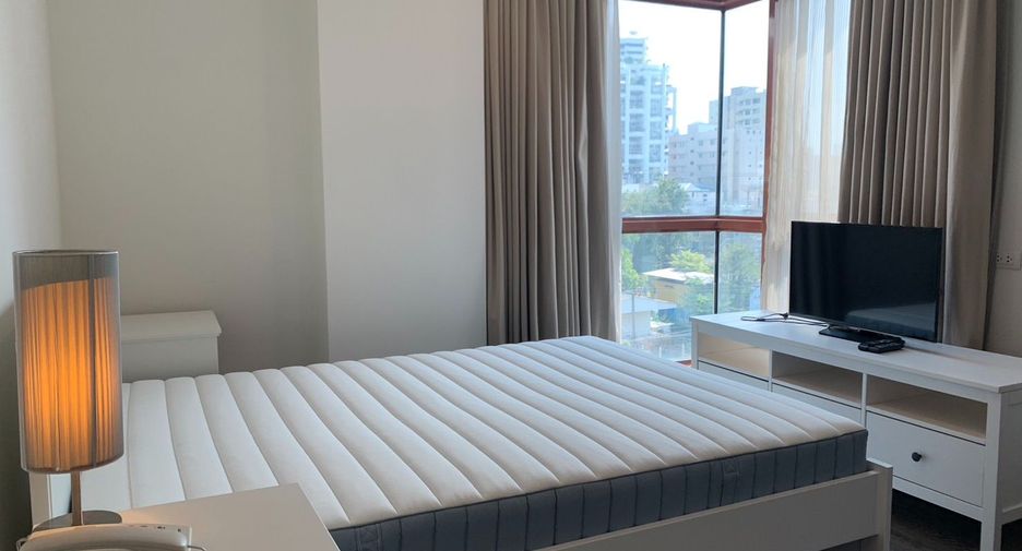 For rent 3 bedrooms condo in Khlong Toei, Bangkok