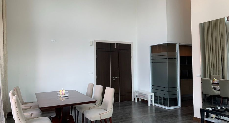 For rent 3 bedrooms condo in Khlong Toei, Bangkok
