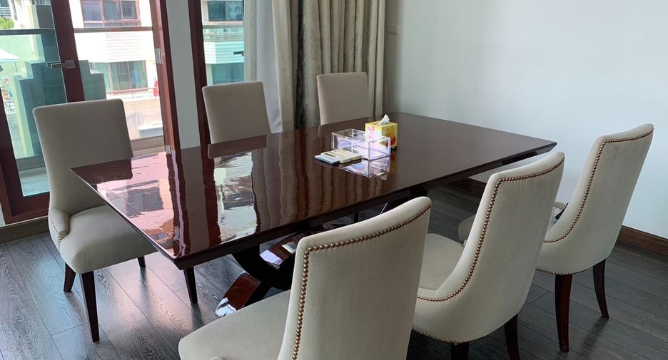 For rent 3 bedrooms condo in Khlong Toei, Bangkok