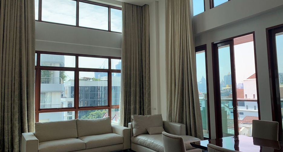For rent 3 bedrooms condo in Khlong Toei, Bangkok