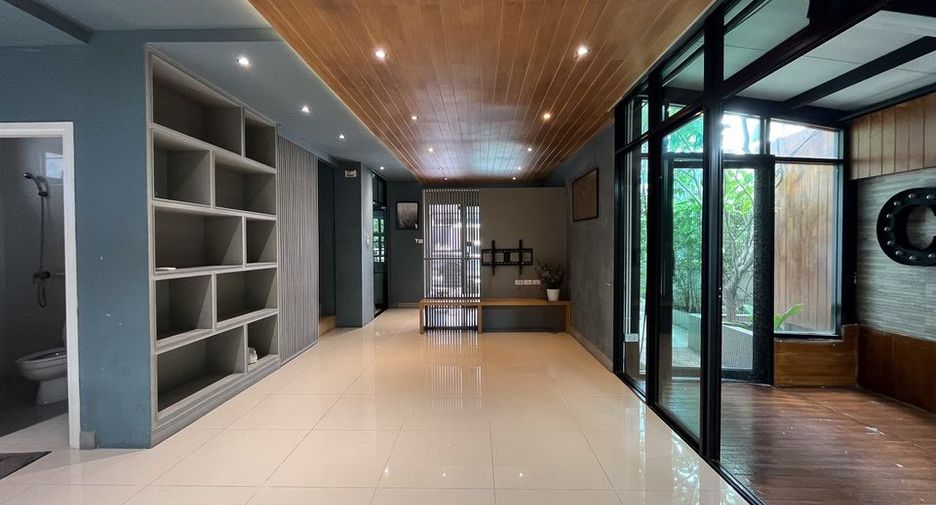 For sale 4 bedrooms house in Bang Phli, Samut Prakan