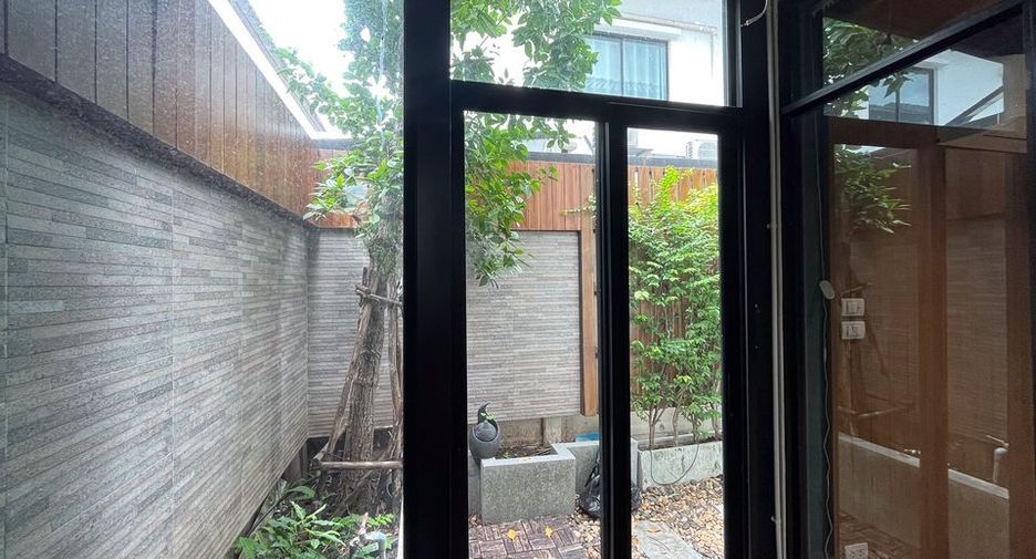 For sale 4 bedrooms house in Bang Phli, Samut Prakan