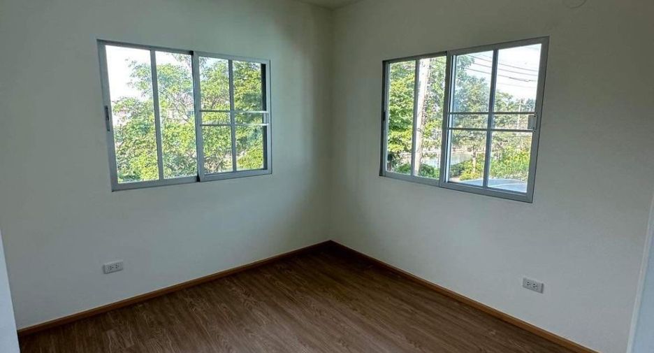 For sale 3 bedrooms house in Nong Khaem, Bangkok