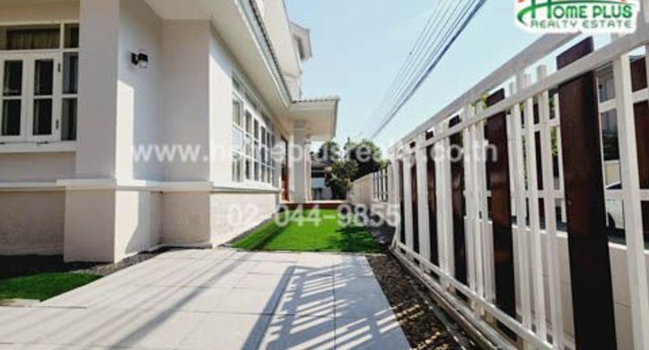For sale 3 bedrooms house in Saphan Sung, Bangkok