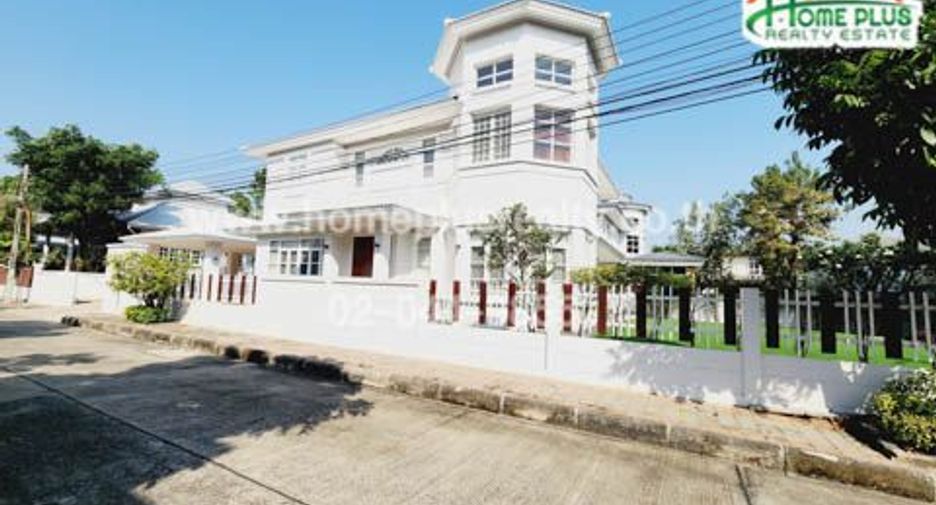 For sale 3 bedrooms house in Saphan Sung, Bangkok