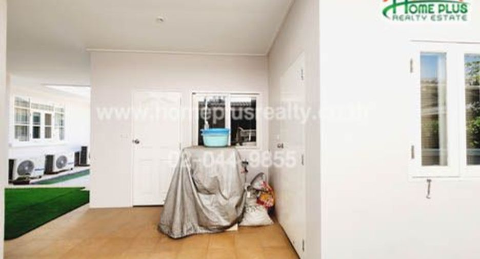 For sale 3 bedrooms house in Saphan Sung, Bangkok