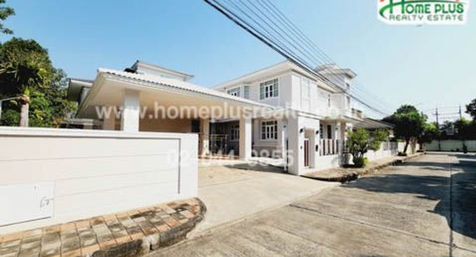 For sale 3 bedrooms house in Saphan Sung, Bangkok