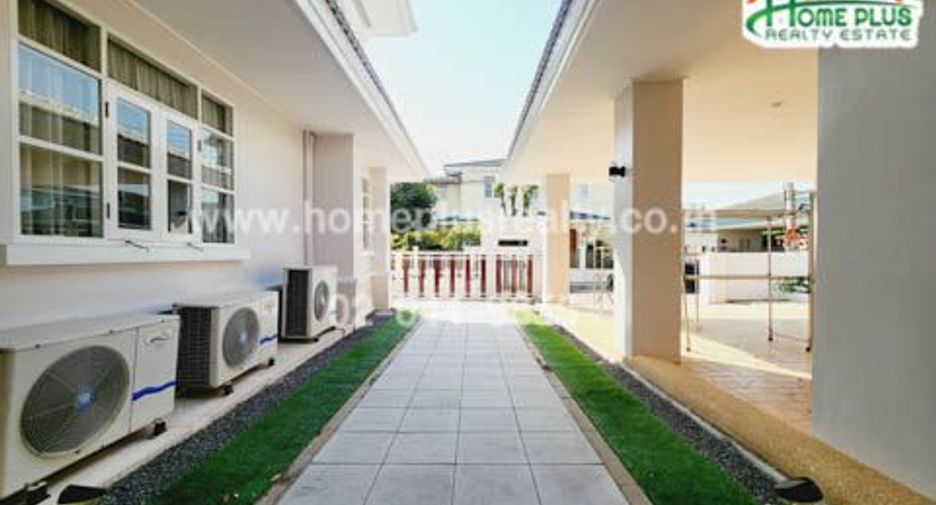For sale 3 bedrooms house in Saphan Sung, Bangkok