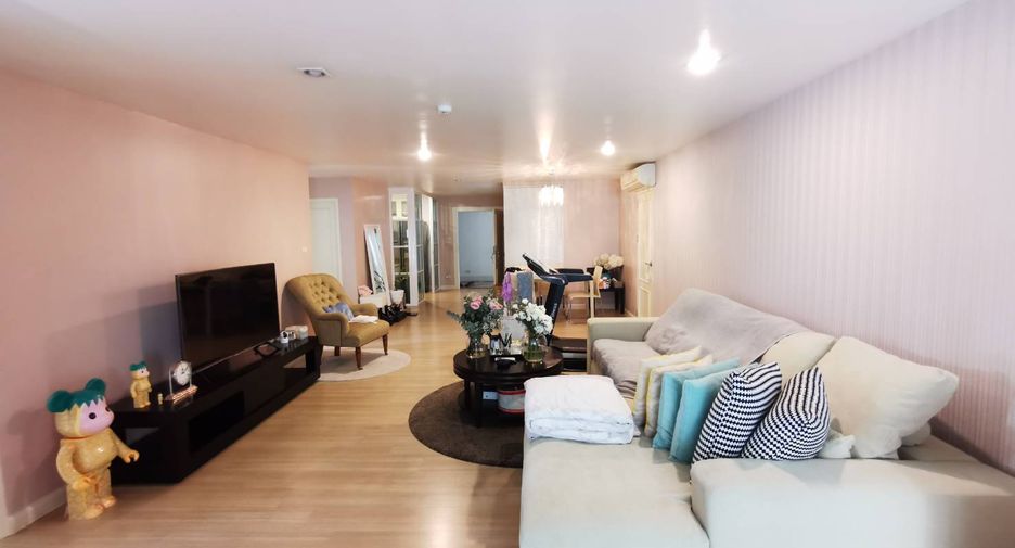 For sale 2 bed condo in Watthana, Bangkok
