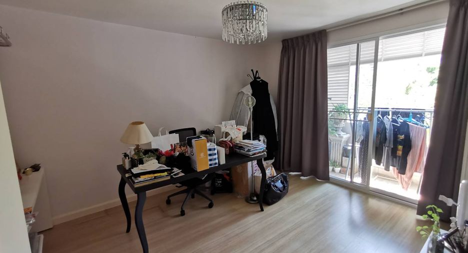 For sale 2 bed condo in Watthana, Bangkok