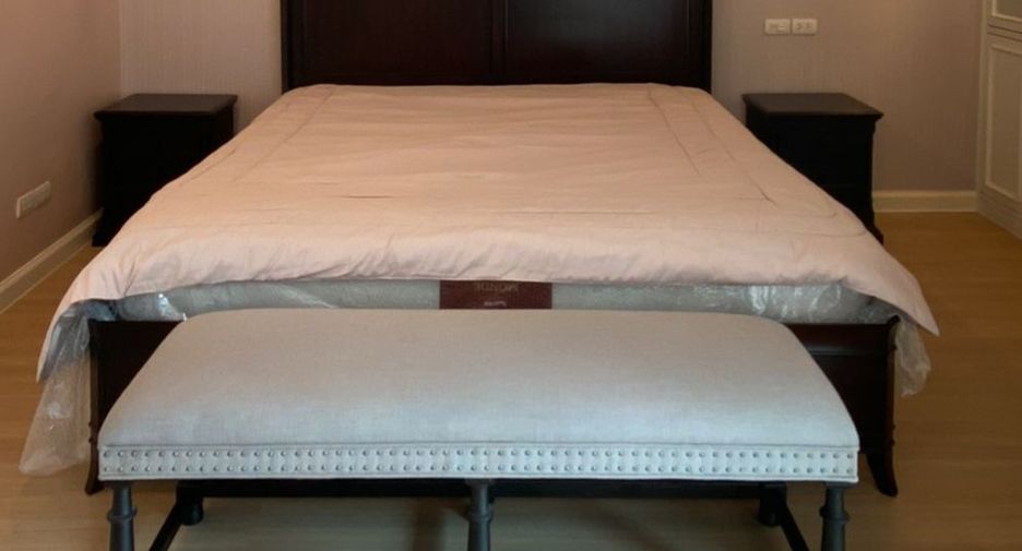 For sale 2 bed condo in Watthana, Bangkok