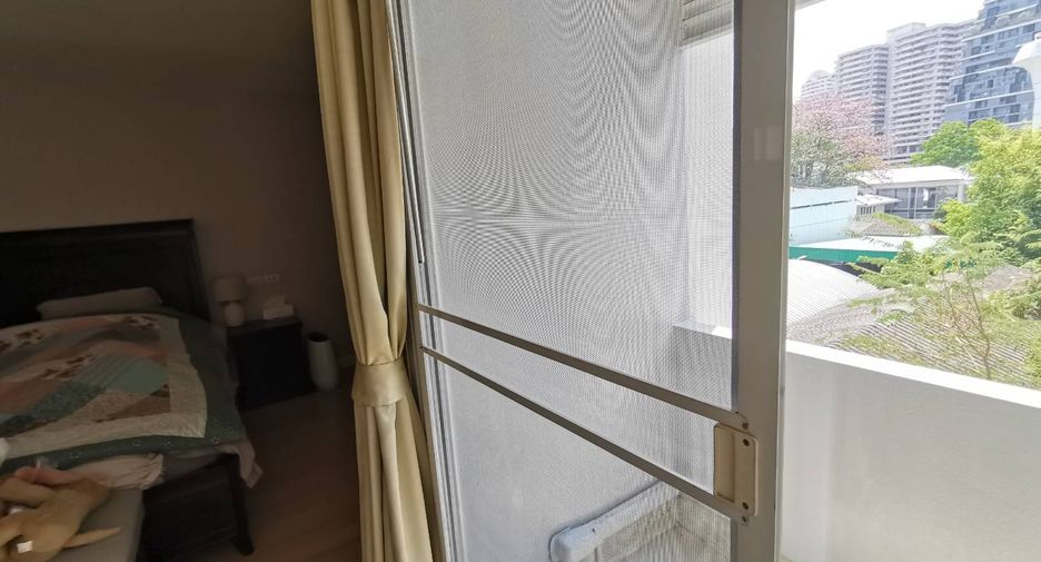 For sale 2 bed condo in Watthana, Bangkok