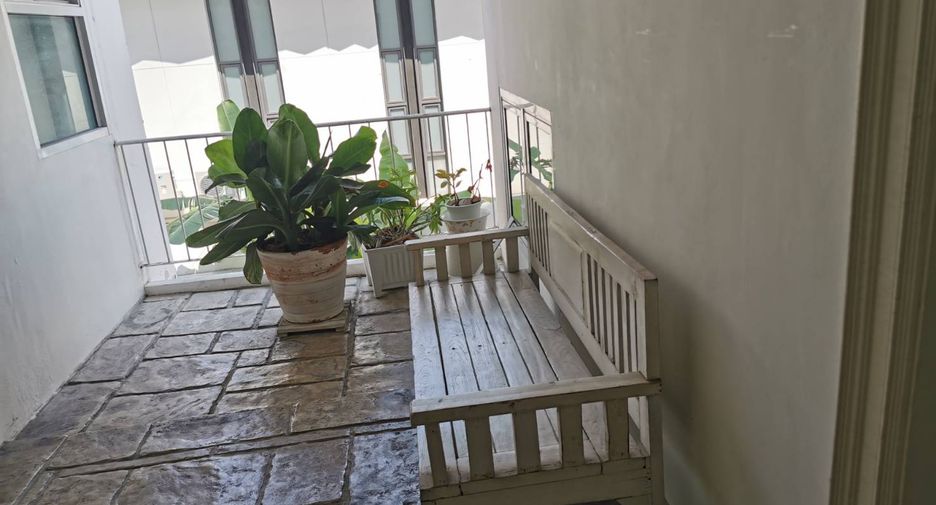 For sale 2 bed condo in Watthana, Bangkok