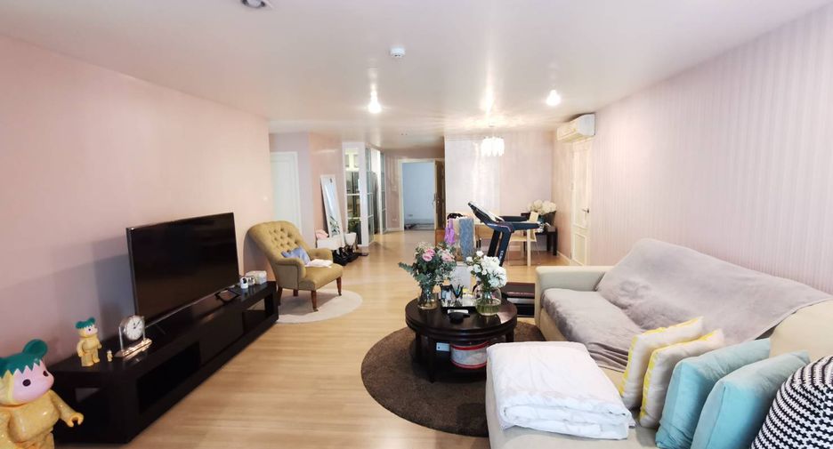 For sale 2 bed condo in Watthana, Bangkok
