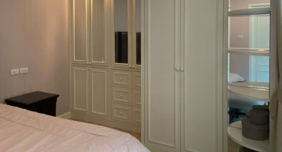 For sale 2 bed condo in Watthana, Bangkok