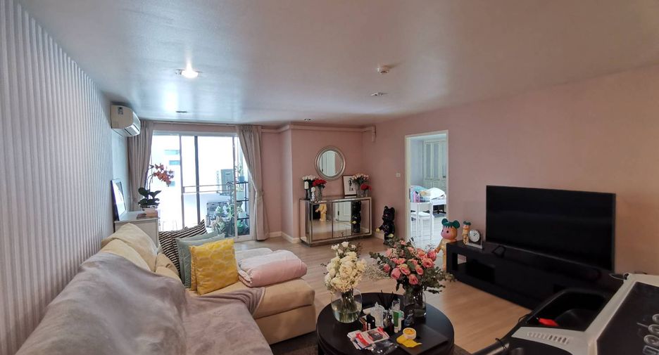 For sale 2 bed condo in Watthana, Bangkok