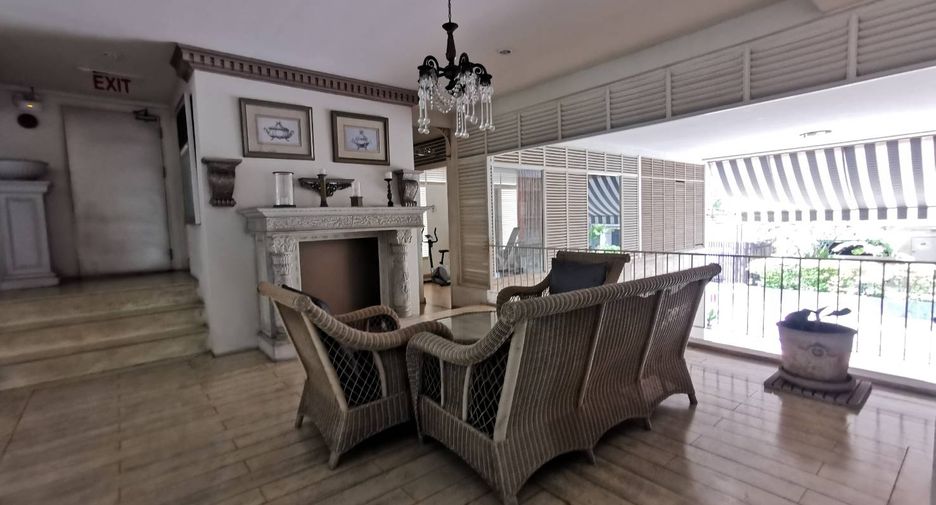 For sale 2 bed condo in Watthana, Bangkok