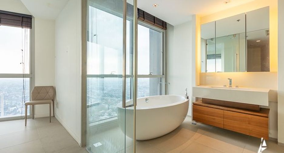 À vendre 3 chambres condo à Sathon, Bangkok