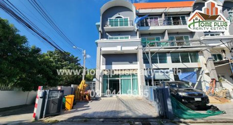 For rent 2 Beds retail Space in Chatuchak, Bangkok