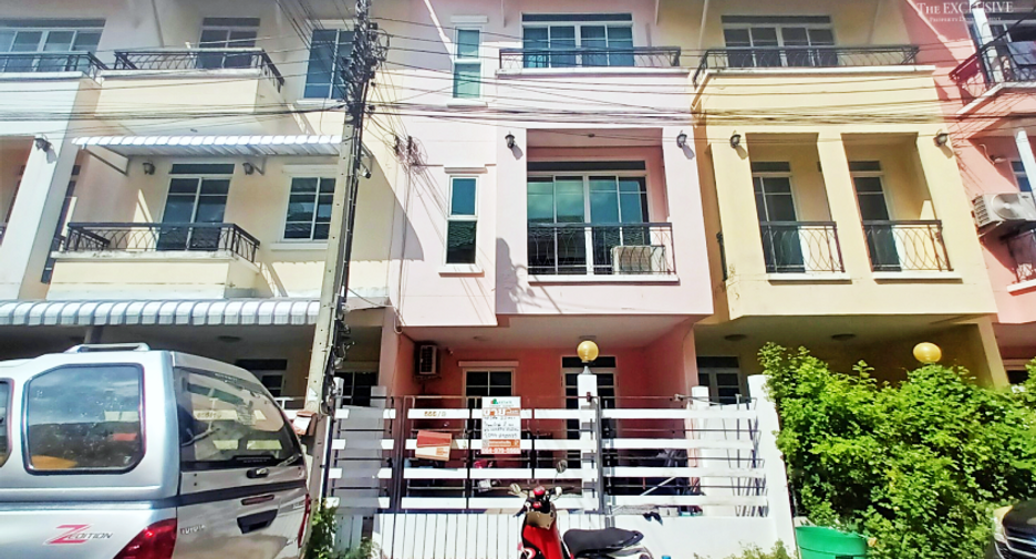 For sale 3 Beds townhouse in Sai Mai, Bangkok