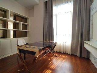 For rent 4 bedrooms condo in Sathon, Bangkok