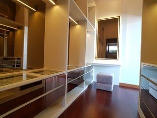 For rent 4 bedrooms condo in Sathon, Bangkok