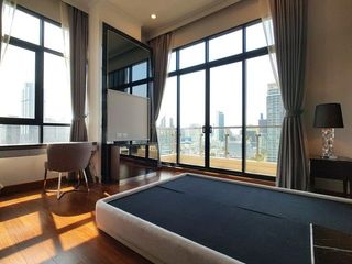 For rent 4 bedrooms condo in Sathon, Bangkok
