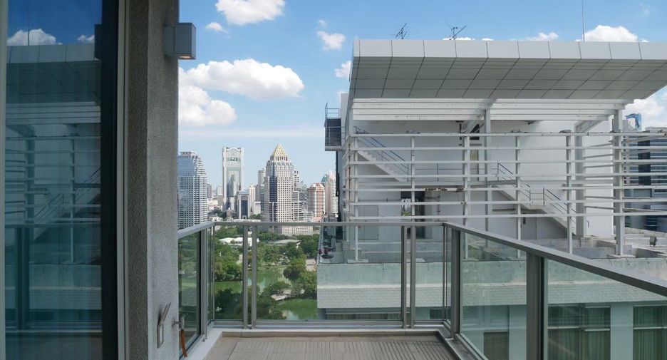 For rent 2 bedrooms condo in Pathum Wan, Bangkok