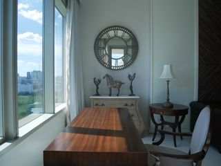 Condo en alquiler de 2 habitaciones en Pathum Wan, Bangkok