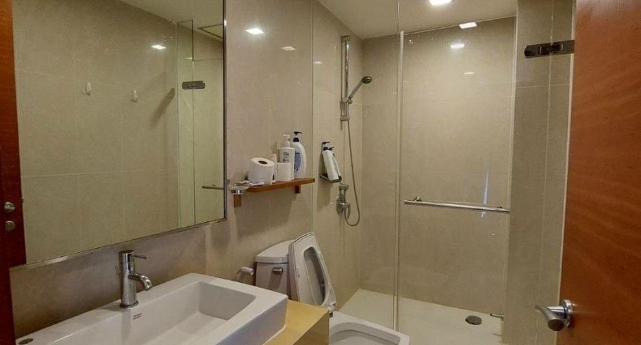 For sale 4 bedrooms condo in Khlong Toei, Bangkok