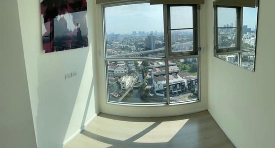 For sale 2 bedrooms condo in Khlong Toei, Bangkok