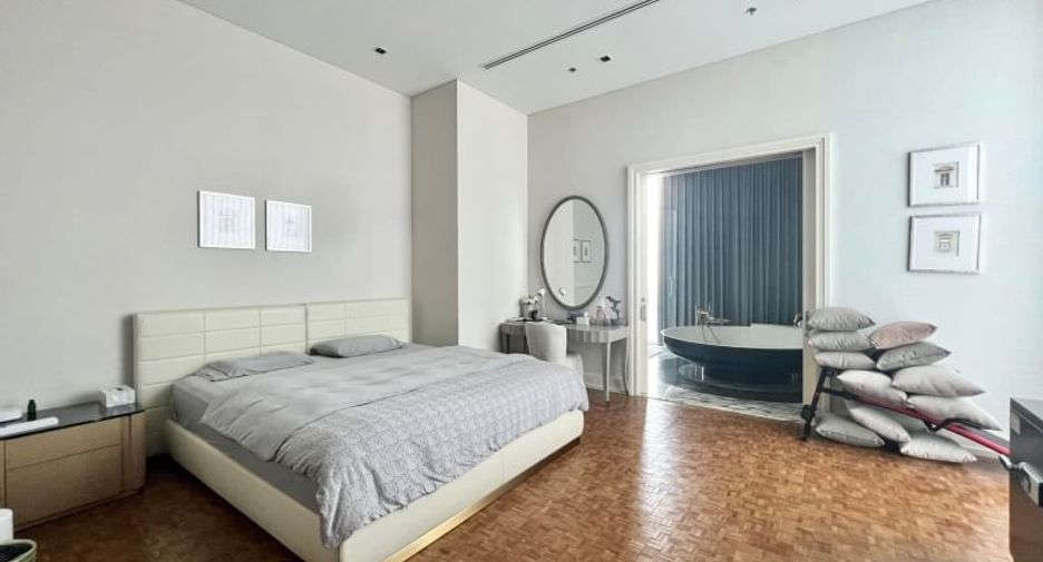 Condo en alquiler de 3 habitaciones en Sathon, Bangkok