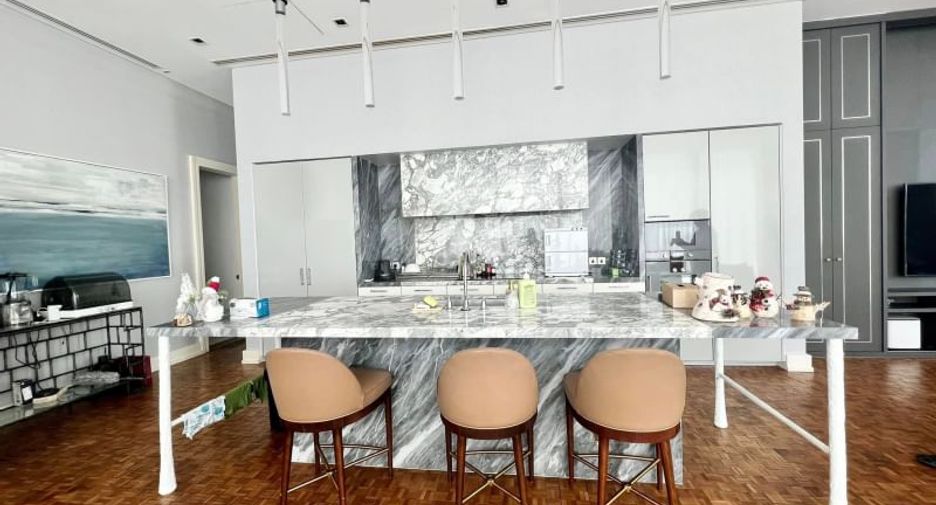 Condo en alquiler de 3 habitaciones en Sathon, Bangkok