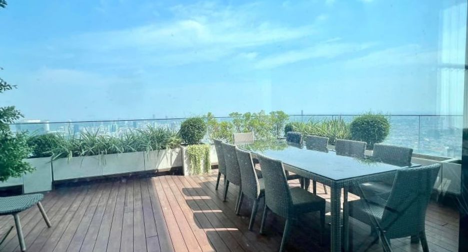 Condo en alquiler de 3 habitaciones en Sathon, Bangkok