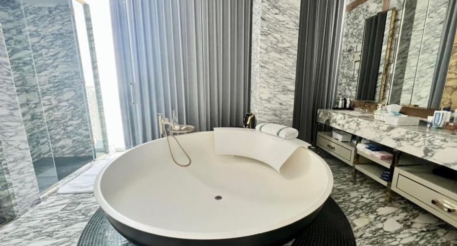 Condo en alquiler de 3 habitaciones en Sathon, Bangkok