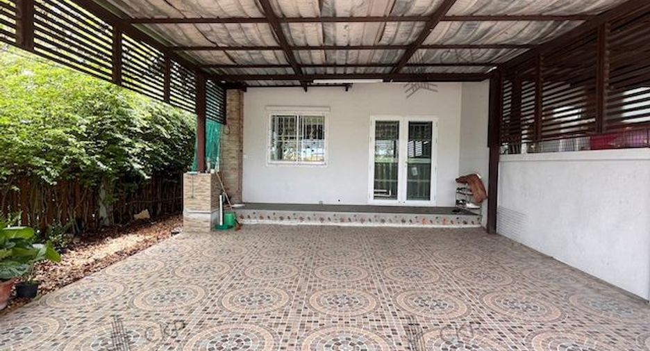 For sale 3 ベッドルーム townhouse in Nong Chok, Bangkok