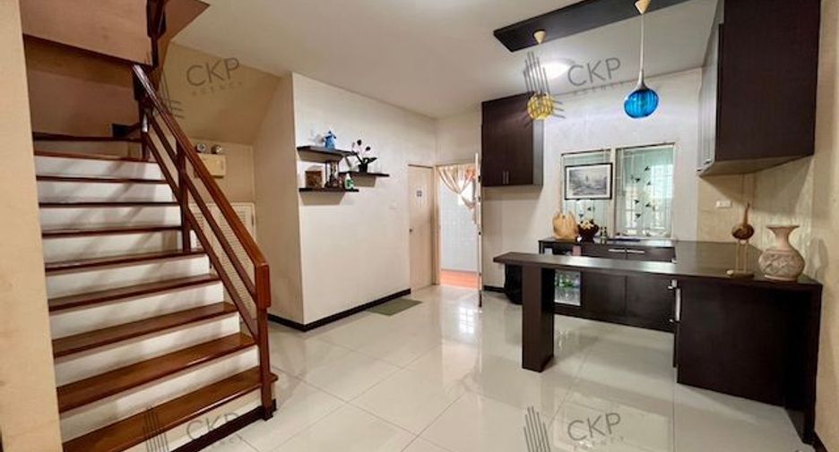 For sale 3 ベッドルーム townhouse in Nong Chok, Bangkok