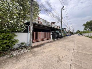 Reihenhaus zum Kauf mit 3 Zimmer in Nong Chok, Bangkok