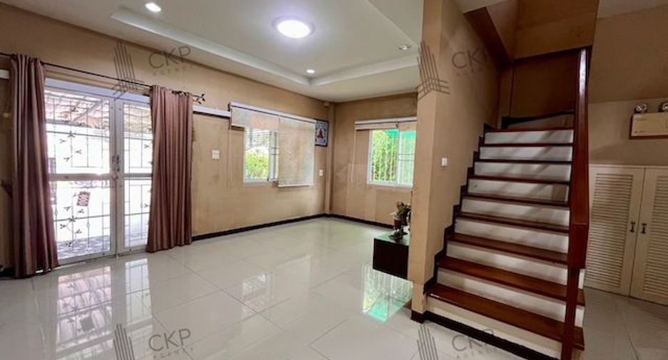 For sale 3 ベッドルーム townhouse in Nong Chok, Bangkok