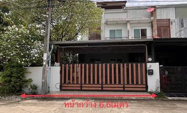 À vendre 3 chambres maison de ville à Nong Chok, Bangkok