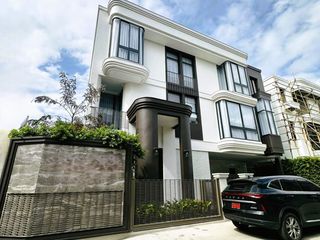 For sale 5 Beds house in Bang Kho Laem, Bangkok