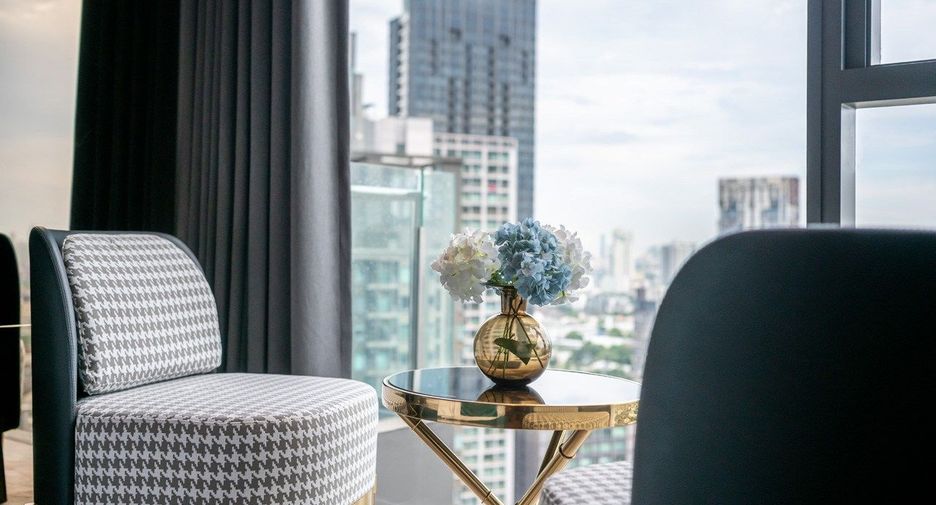 À louer et à vendre 2 chambres condo à Khlong Toei, Bangkok