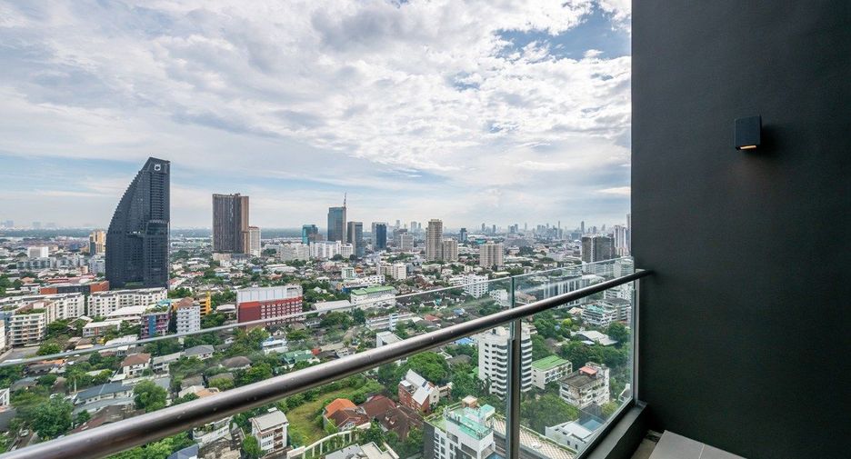À louer et à vendre 2 chambres condo à Khlong Toei, Bangkok