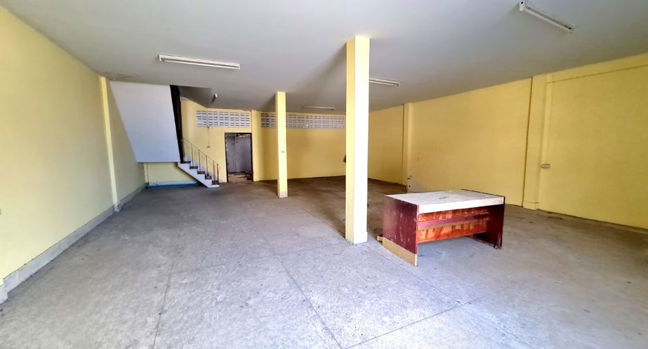 For sale 6 bedrooms retail Space in Bang Khae, Bangkok