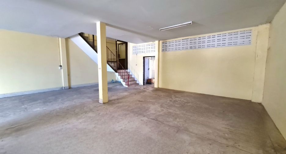 For sale 6 bedrooms retail Space in Bang Khae, Bangkok