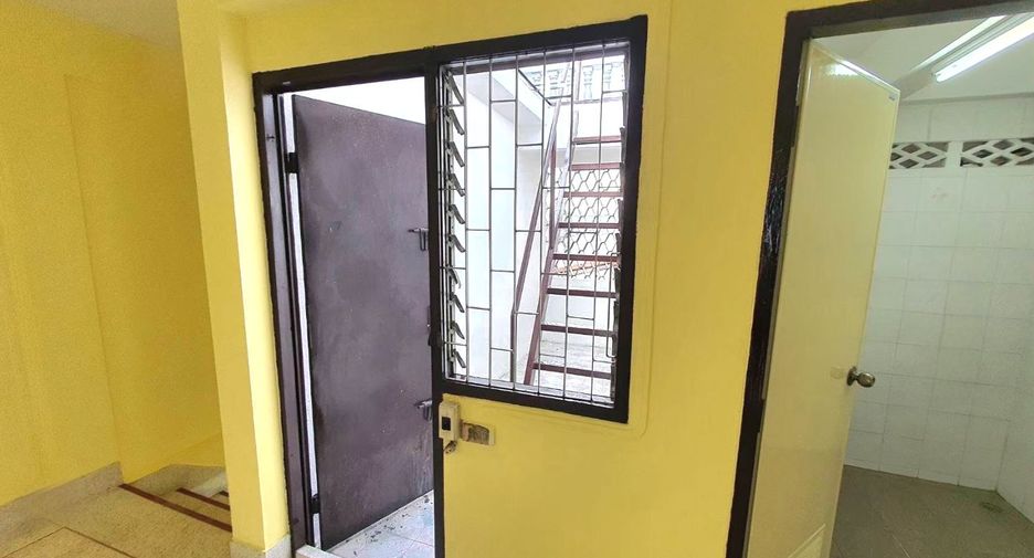 For sale 6 bedrooms retail Space in Bang Khae, Bangkok