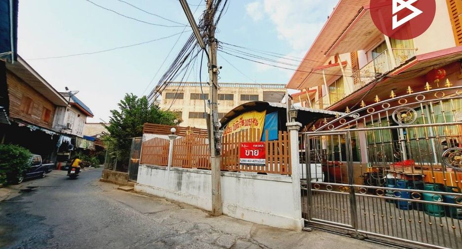 For sale 3 Beds townhouse in Phayuha Khiri, Nakhon Sawan