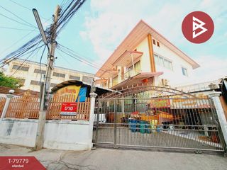 For sale 3 bed townhouse in Phayuha Khiri, Nakhon Sawan