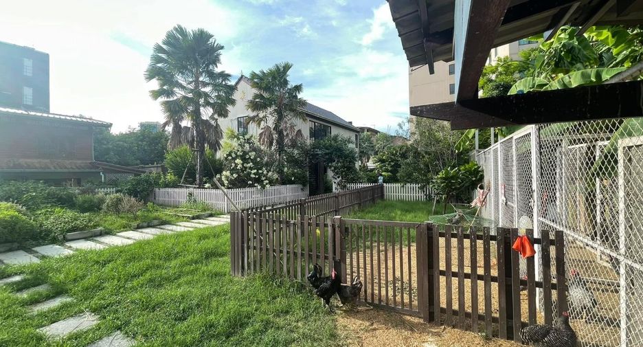 For sale land in Yan Nawa, Bangkok