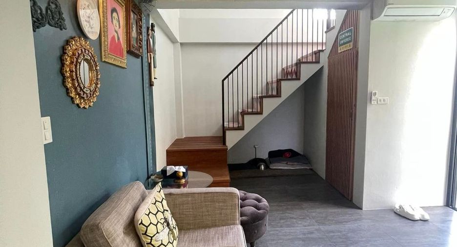 For sale land in Yan Nawa, Bangkok
